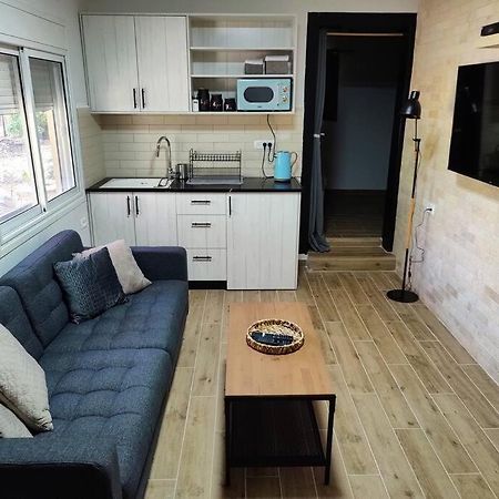 Ferienwohnung פינה בגינה- יחידת דיור מקסימה בקיבוץ בעמק החולה Kefar Szold Exterior foto