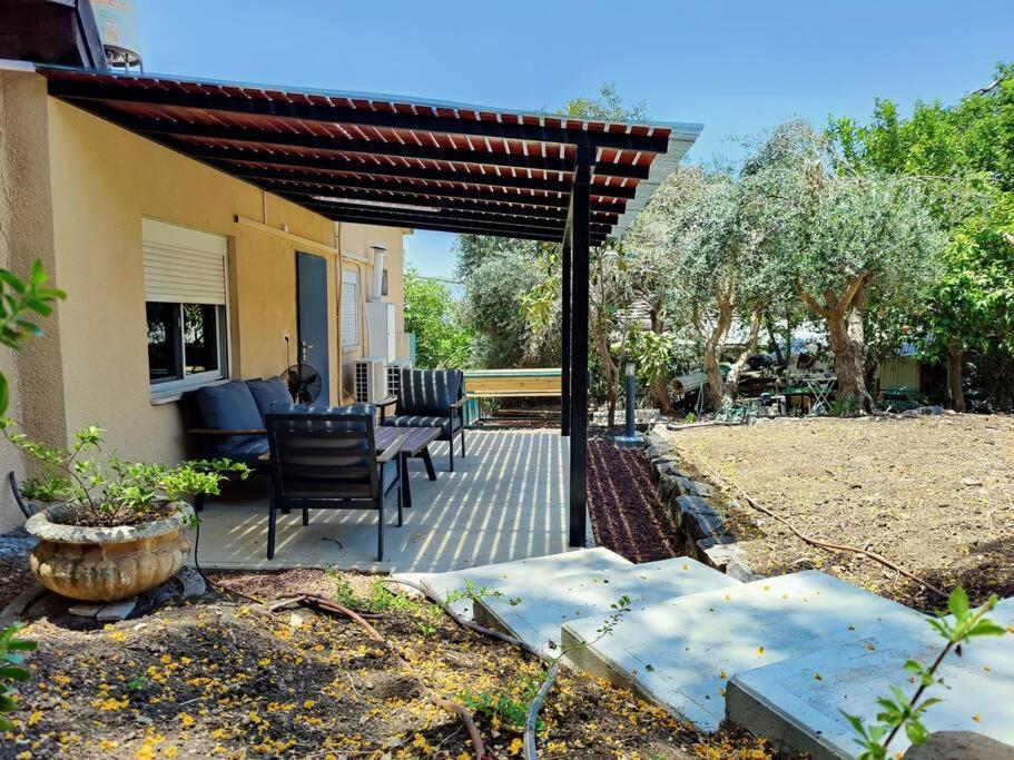 Ferienwohnung פינה בגינה- יחידת דיור מקסימה בקיבוץ בעמק החולה Kefar Szold Exterior foto